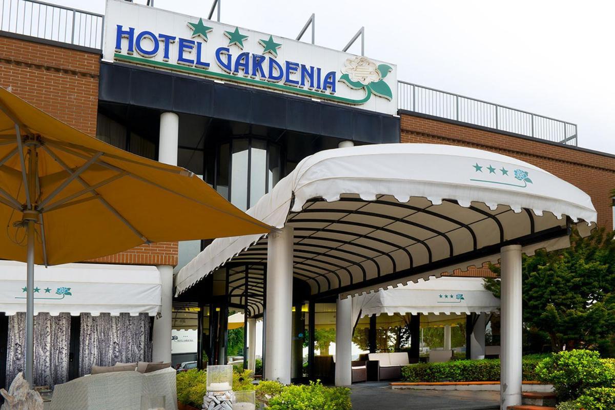 Hotel Gardenia Cermenate Екстериор снимка